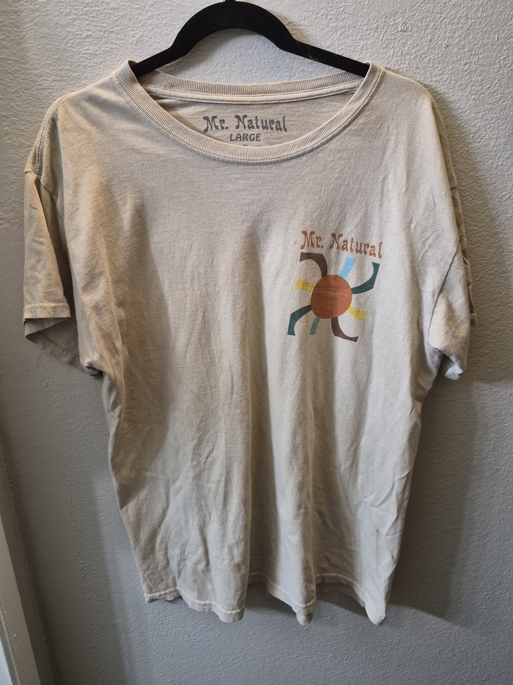 Short Sleeve Tee in Light Beige with Sun Graphic
